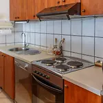 Mauro Apartman *